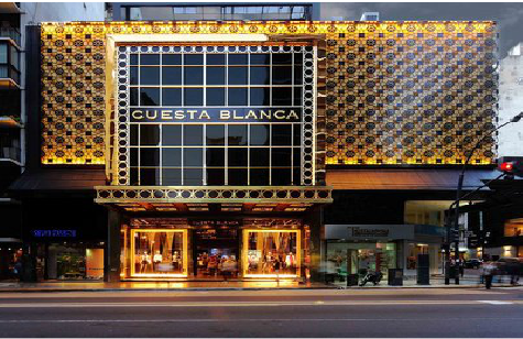 盐边门头设计与商业空间的纽带。